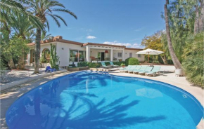 Six-Bedroom Holiday Home in Nucleo L'Albir
